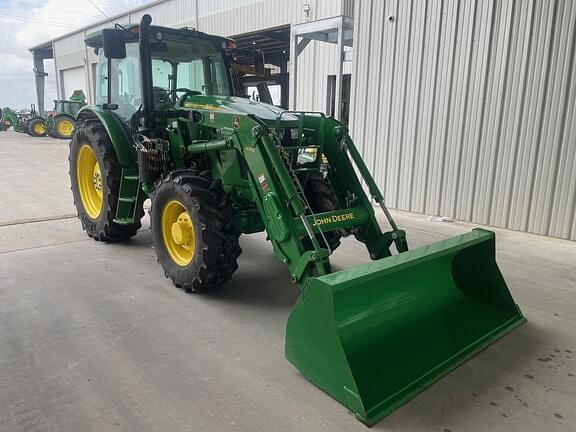 Image of John Deere 6120E equipment image 3