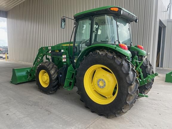 Image of John Deere 6120E equipment image 1