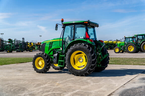 Image of John Deere 6120E equipment image 2