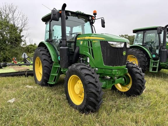 Image of John Deere 6120E equipment image 3