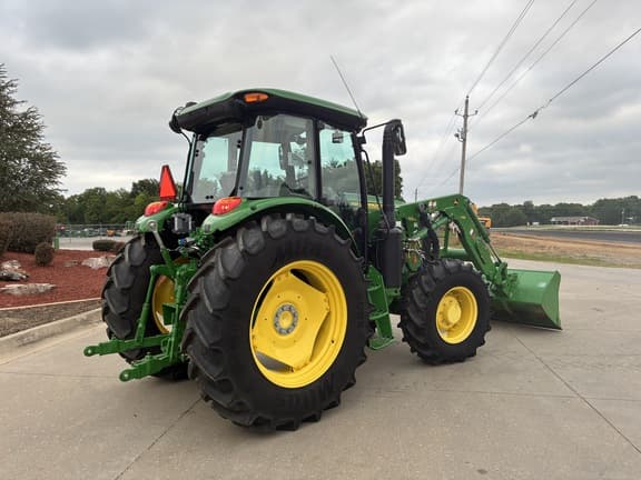 Image of John Deere 6120E equipment image 2