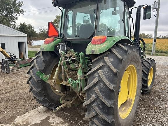 Image of John Deere 6120E equipment image 4