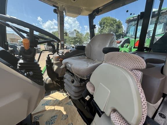Image of John Deere 6120E equipment image 1