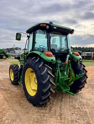 Image of John Deere 6120E equipment image 1