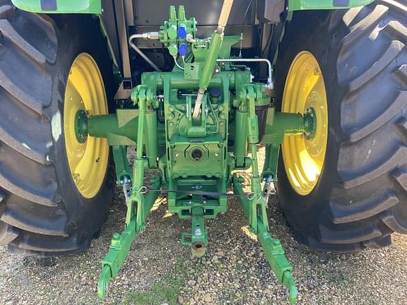 Image of John Deere 6120E equipment image 1