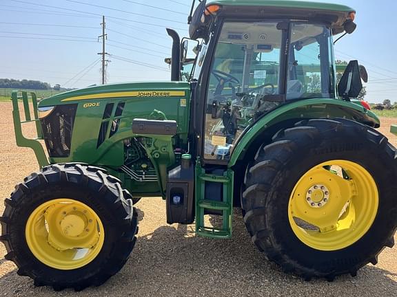 Image of John Deere 6120E equipment image 1