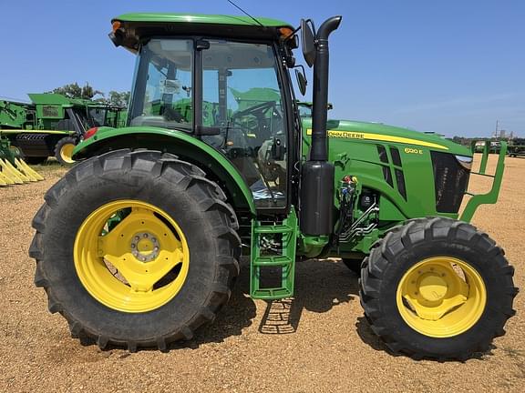 Image of John Deere 6120E equipment image 4