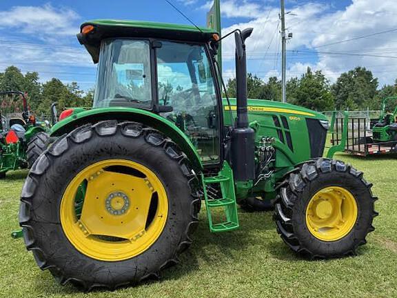 Image of John Deere 6120E equipment image 3