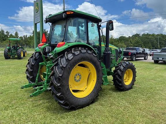 Image of John Deere 6120E equipment image 4