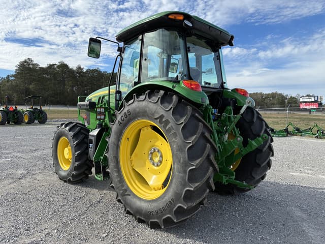 Image of John Deere 6120E equipment image 2