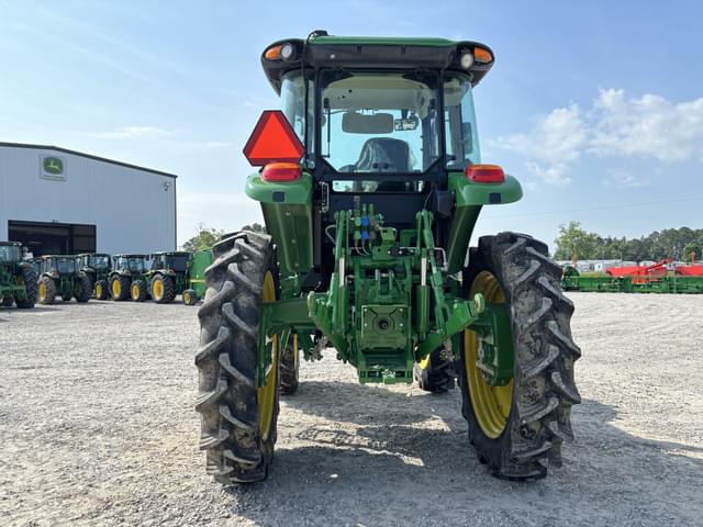 Image of John Deere 6120E equipment image 3