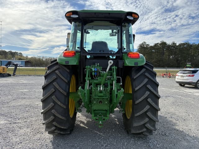 Image of John Deere 6120E equipment image 3