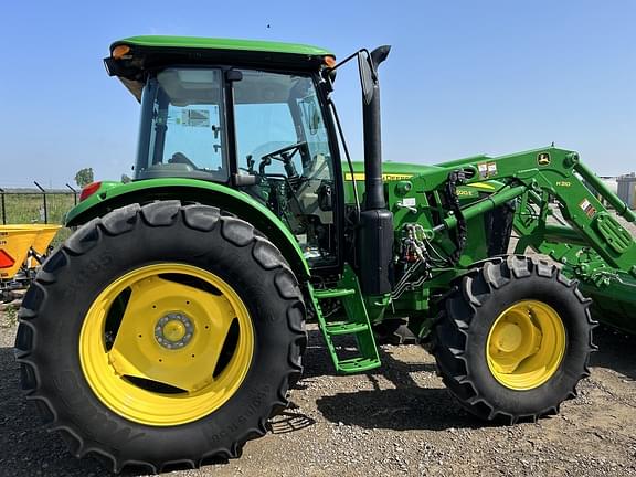 Image of John Deere 6120E equipment image 3