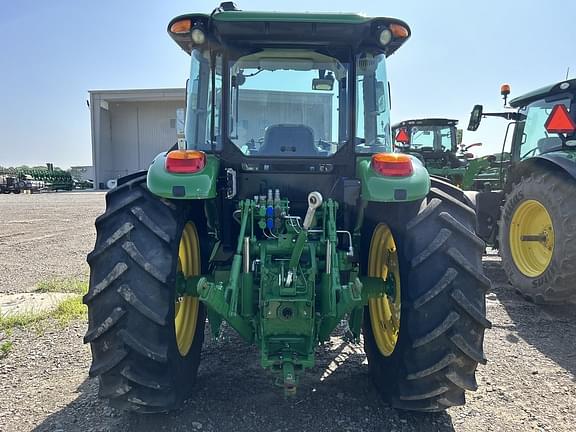 Image of John Deere 6120E equipment image 4