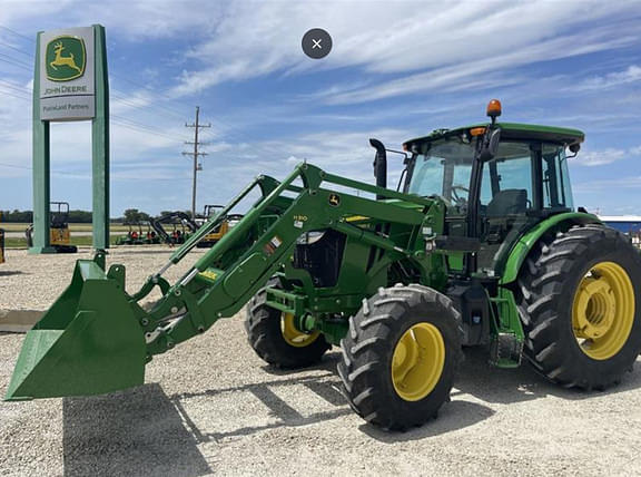 Image of John Deere 6120E equipment image 2