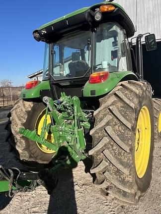 Image of John Deere 6120E equipment image 3