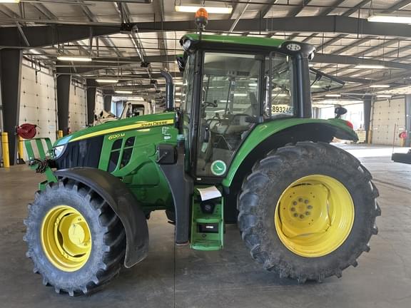 Image of John Deere 6120M equipment image 1