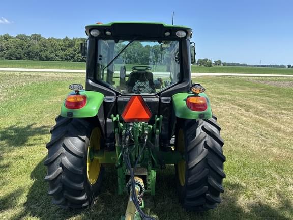 Image of John Deere 6120M equipment image 3