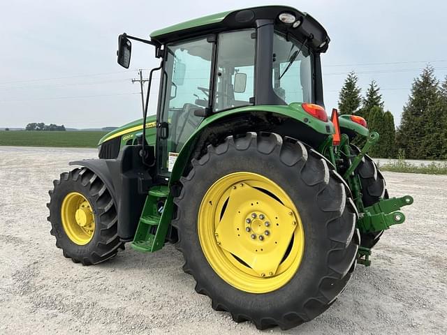Image of John Deere 6120M equipment image 4