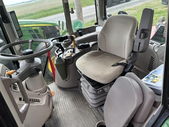 Image of John Deere 6120M equipment image 3