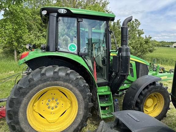 Image of John Deere 6120M equipment image 2