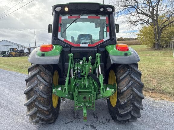 Image of John Deere 6120M equipment image 4