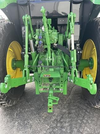 Image of John Deere 6120M equipment image 4