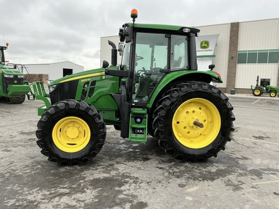 Image of John Deere 6120M equipment image 1