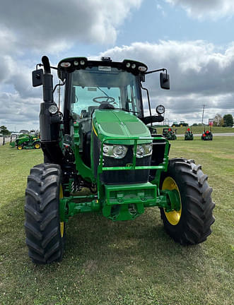 Image of John Deere 6120M equipment image 2