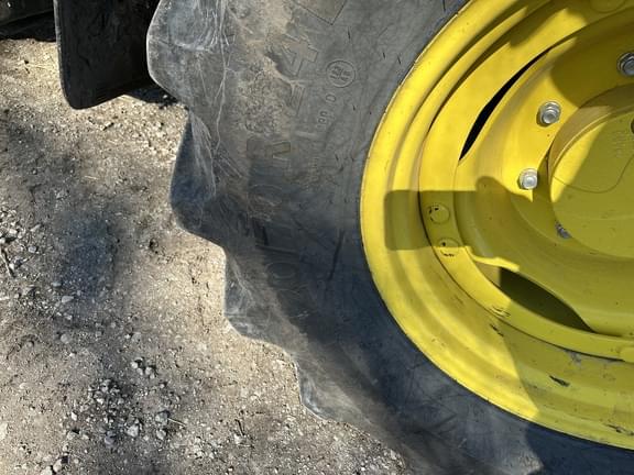 Image of John Deere 6120M equipment image 4