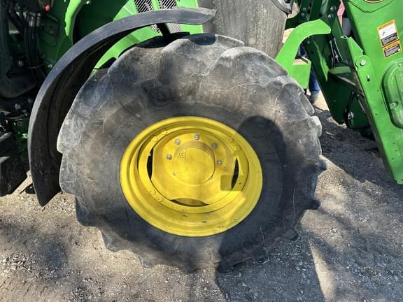 Image of John Deere 6120M equipment image 3