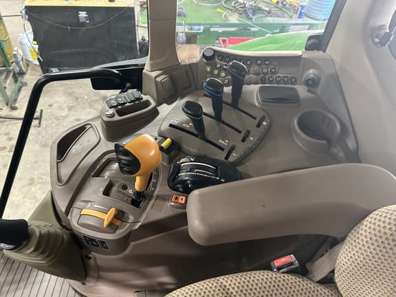 Image of John Deere 6120M equipment image 3