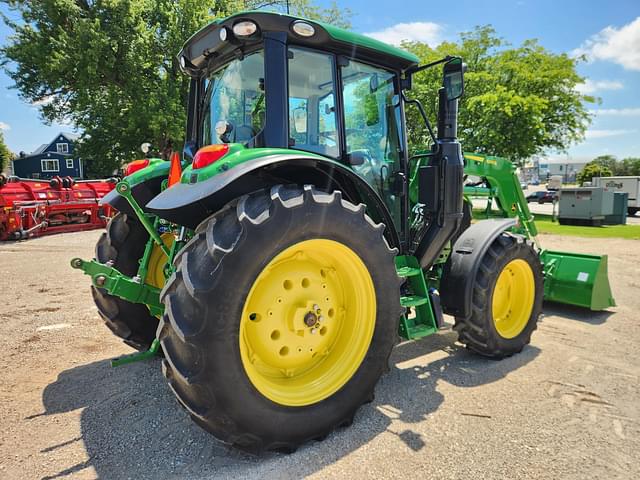 Image of John Deere 6120M equipment image 4