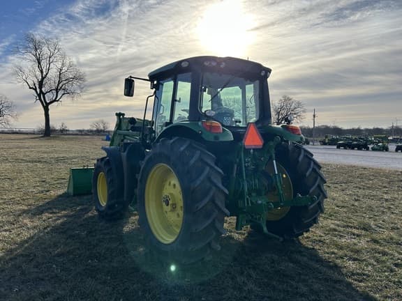 Image of John Deere 6120M equipment image 3