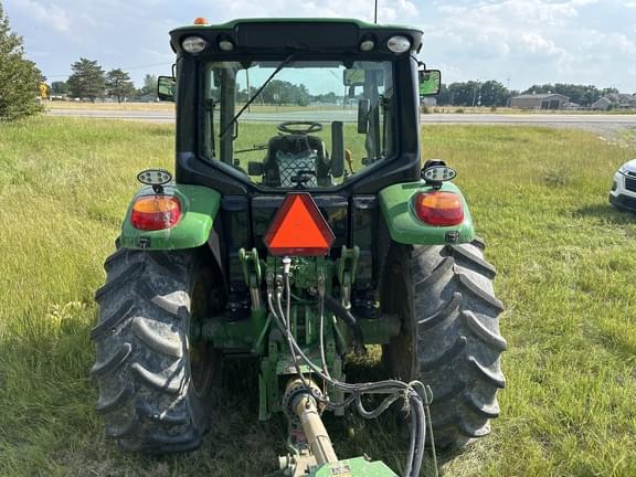 Image of John Deere 6120M equipment image 3