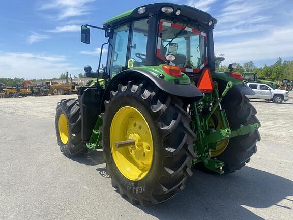 Image of John Deere 6120M equipment image 2