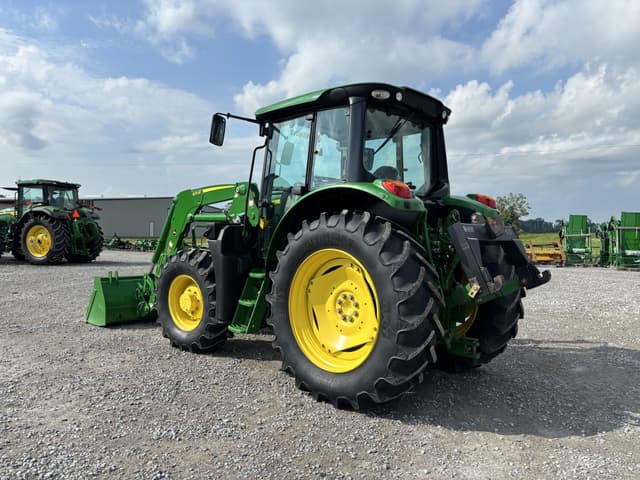 Image of John Deere 6120M equipment image 2