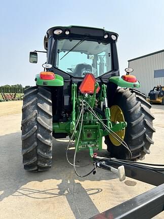 Image of John Deere 6120M equipment image 4