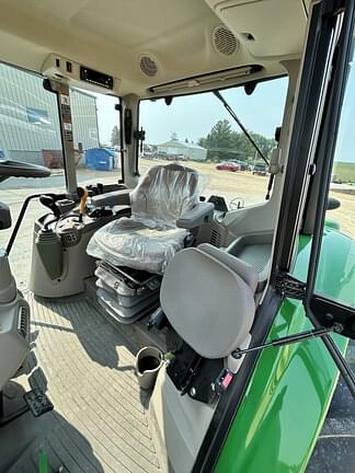 Image of John Deere 6120M equipment image 1