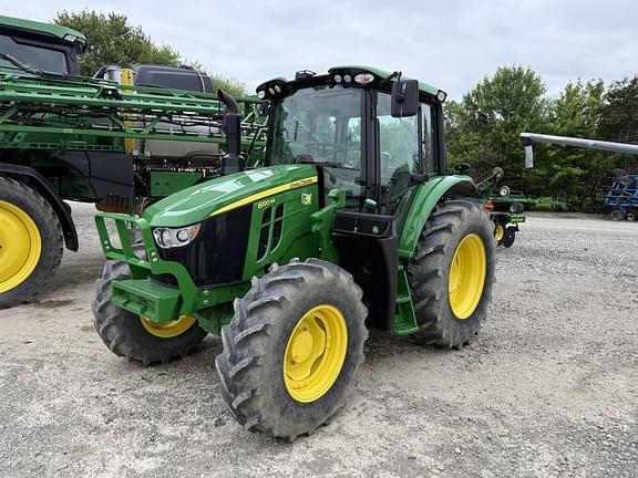 Image of John Deere 6120M equipment image 2