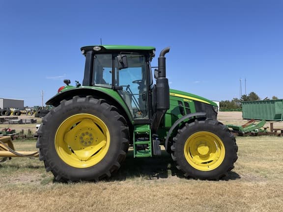 Image of John Deere 6120M equipment image 1