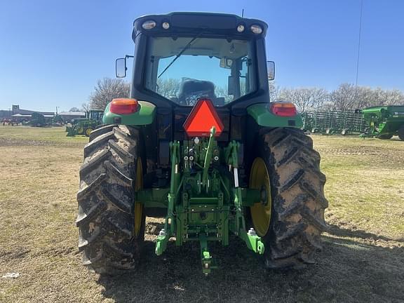 Image of John Deere 6120M equipment image 4