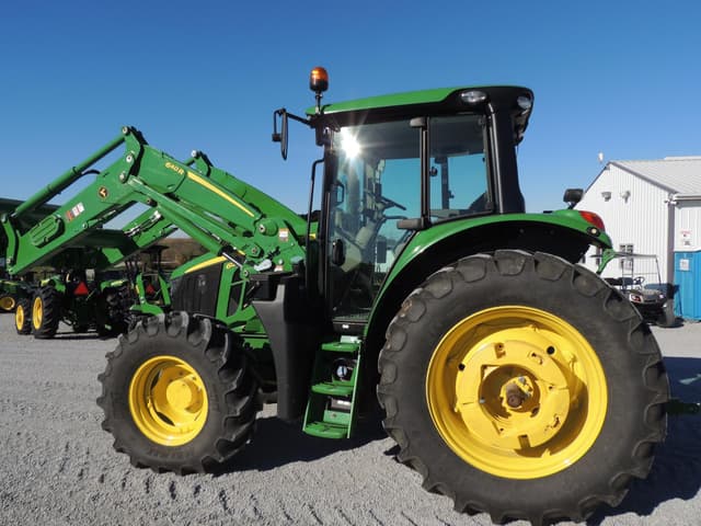Image of John Deere 6120M equipment image 1