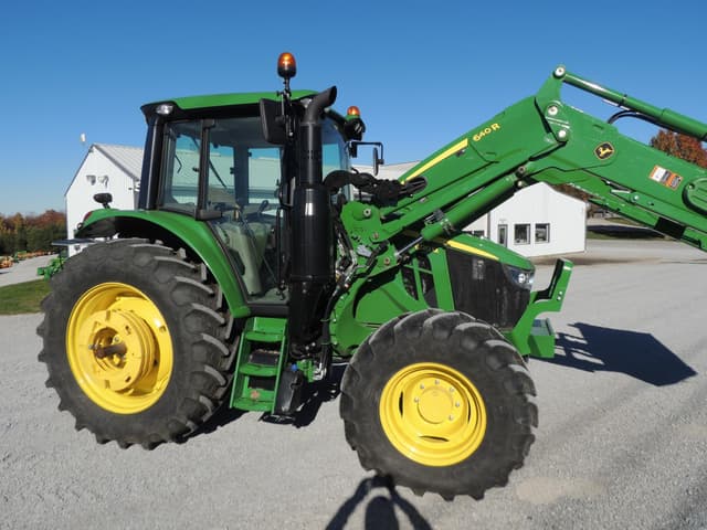 Image of John Deere 6120M equipment image 2