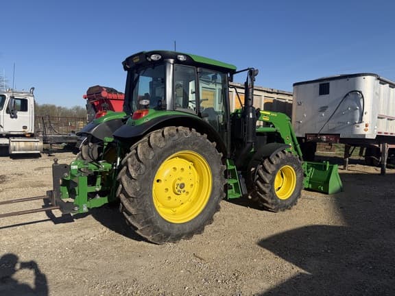 Image of John Deere 6120M equipment image 1