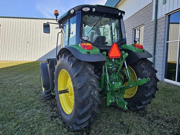 Image of John Deere 6120M equipment image 1