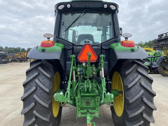 Image of John Deere 6120M equipment image 2