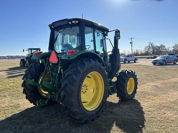 Image of John Deere 6120M equipment image 2