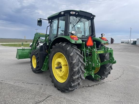 Image of John Deere 6120M equipment image 4