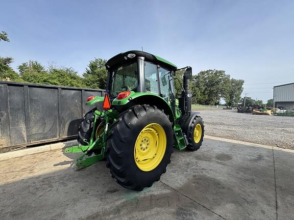 Image of John Deere 6120M equipment image 3